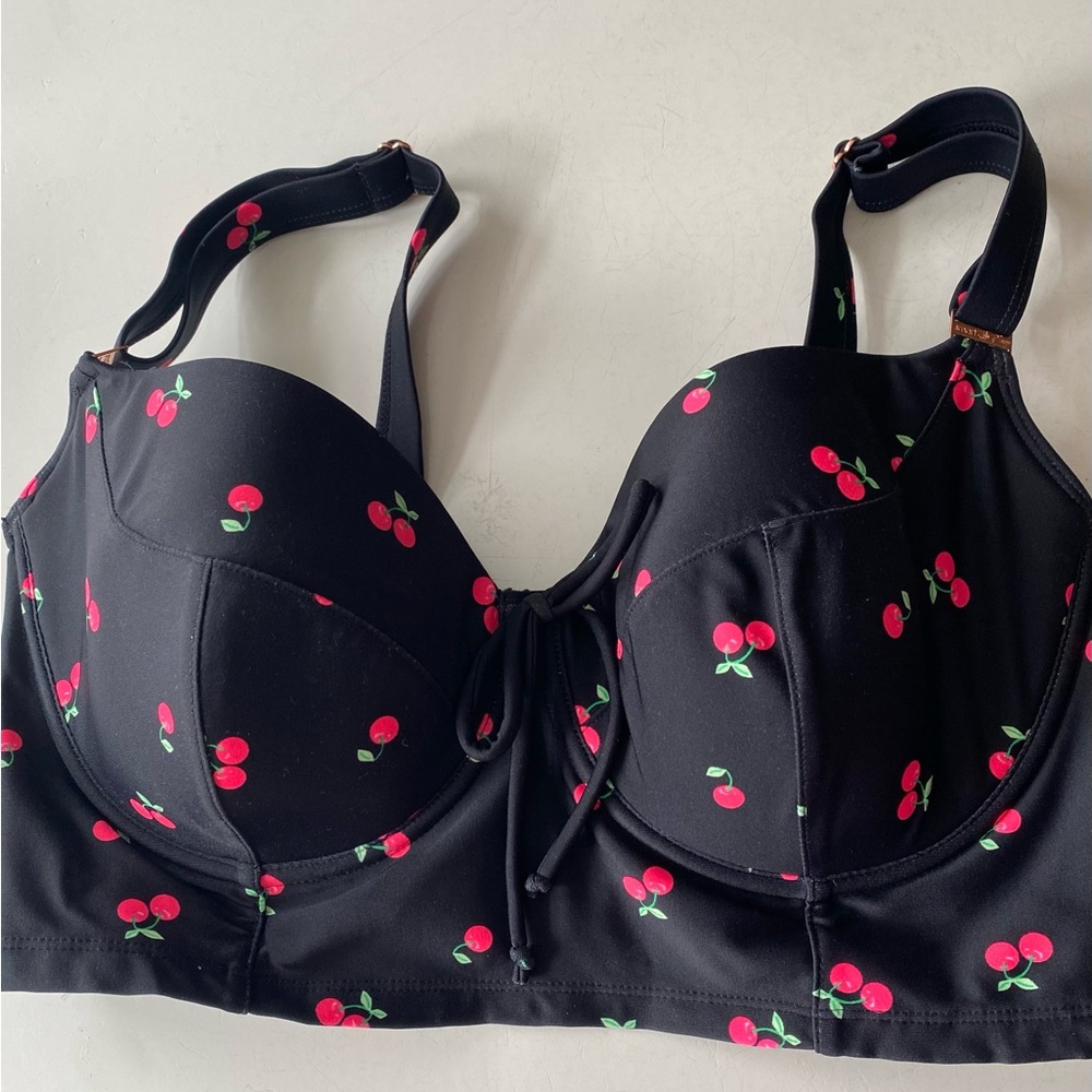 34DDD & 36DDD- Two swim suit tops! By Smart & Sexy. - Picture 3 of 8